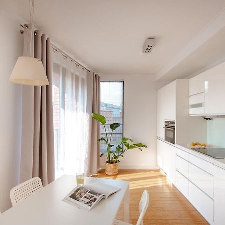 Spacious Apartment Close To Main Station / Galeria Krakowska Екстериор снимка