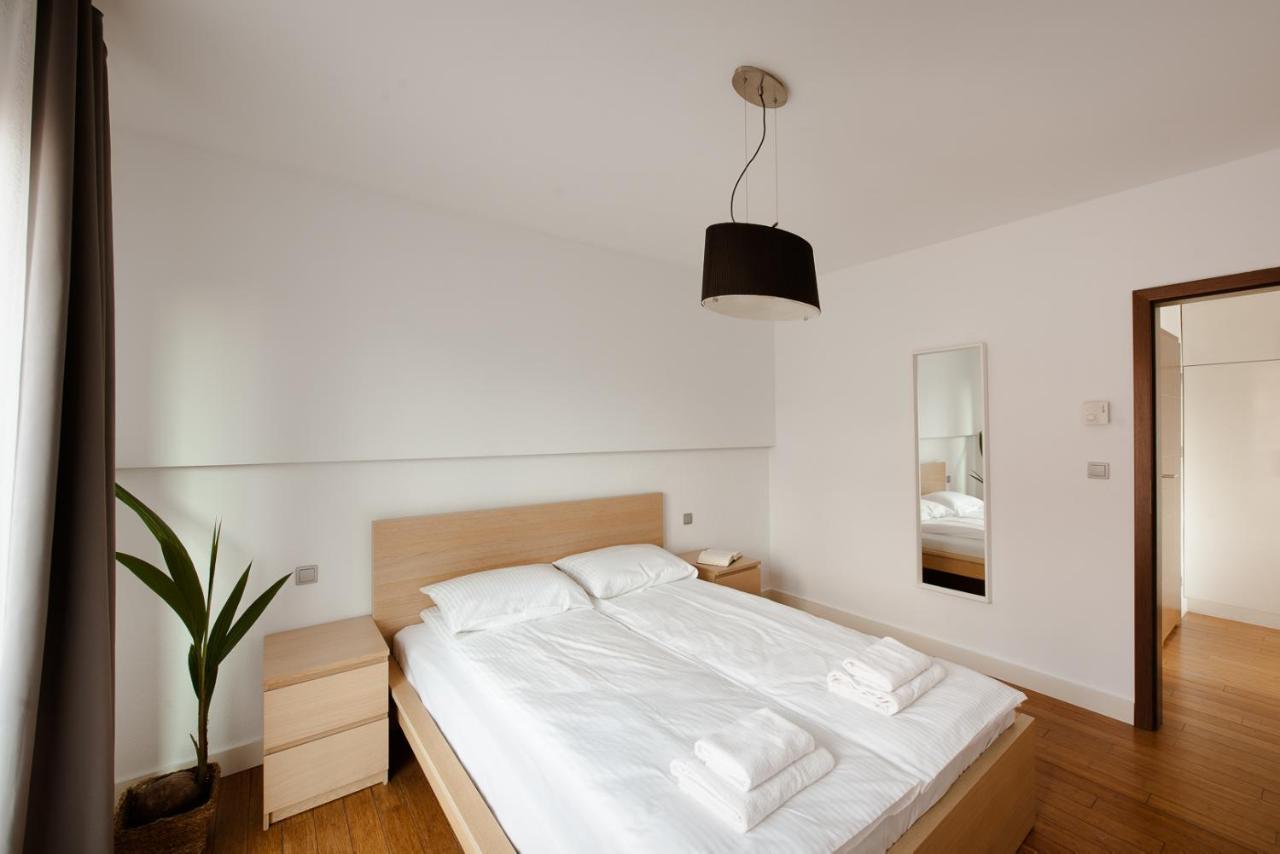 Spacious Apartment Close To Main Station / Galeria Krakowska Екстериор снимка