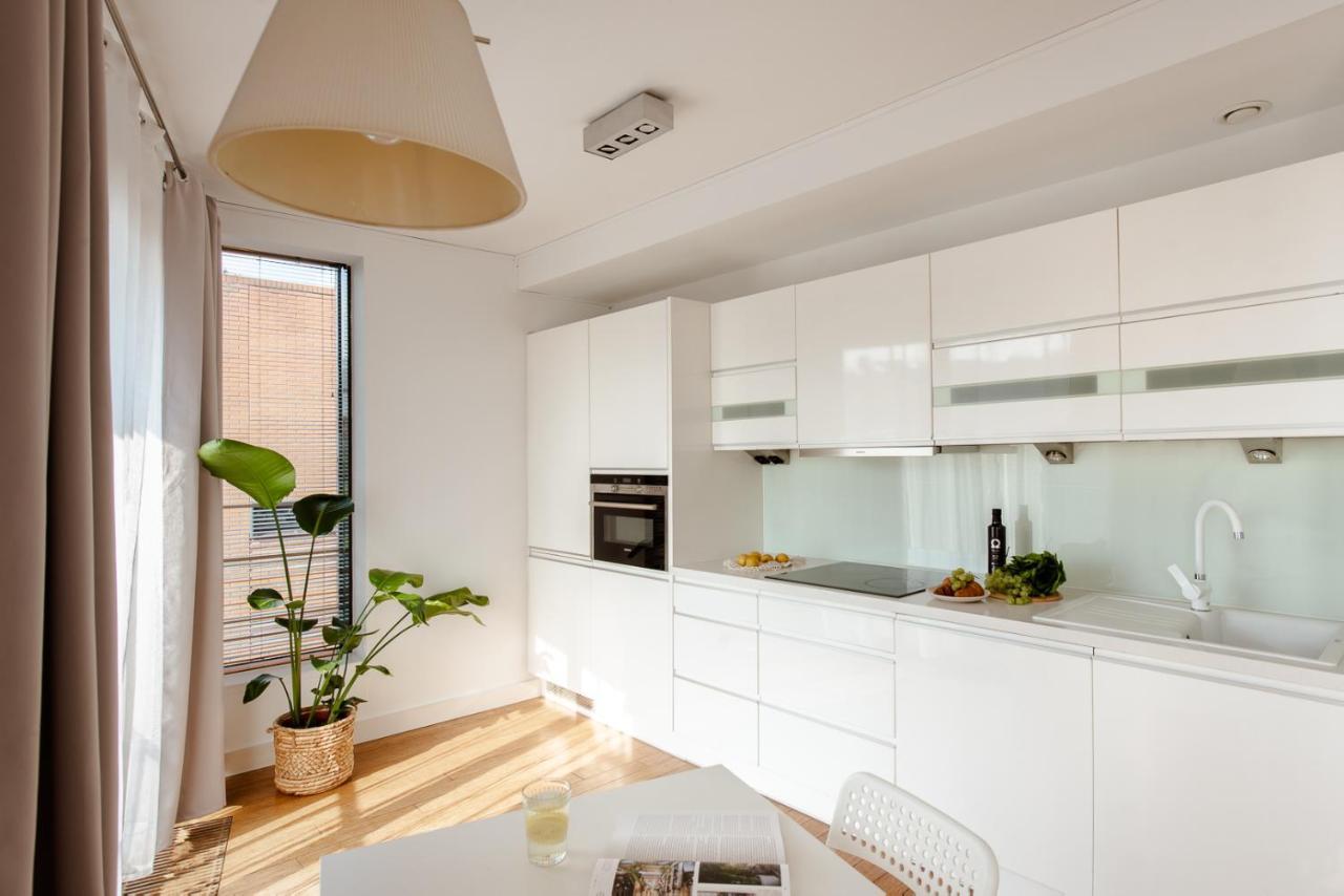 Spacious Apartment Close To Main Station / Galeria Krakowska Екстериор снимка