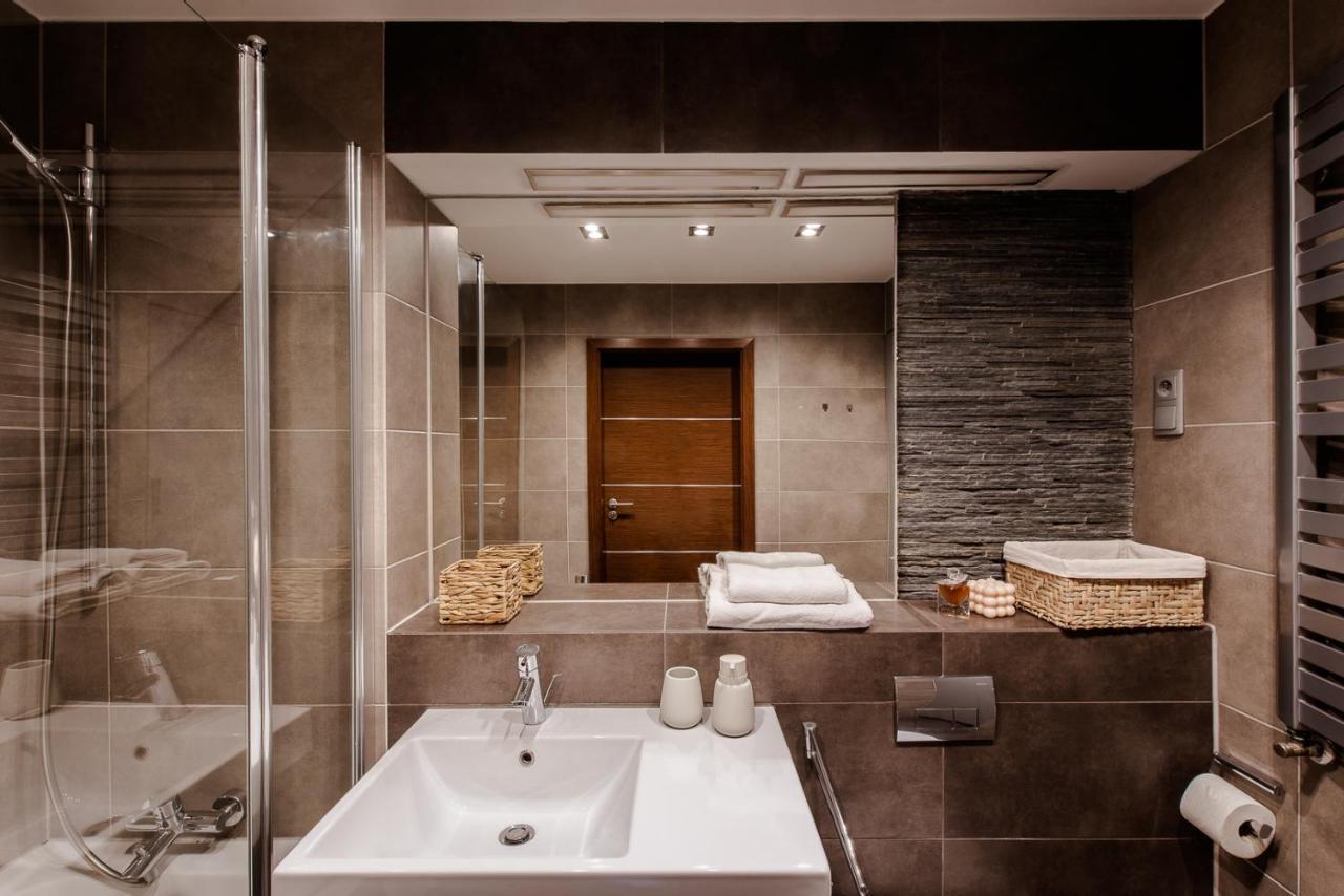 Spacious Apartment Close To Main Station / Galeria Krakowska Екстериор снимка